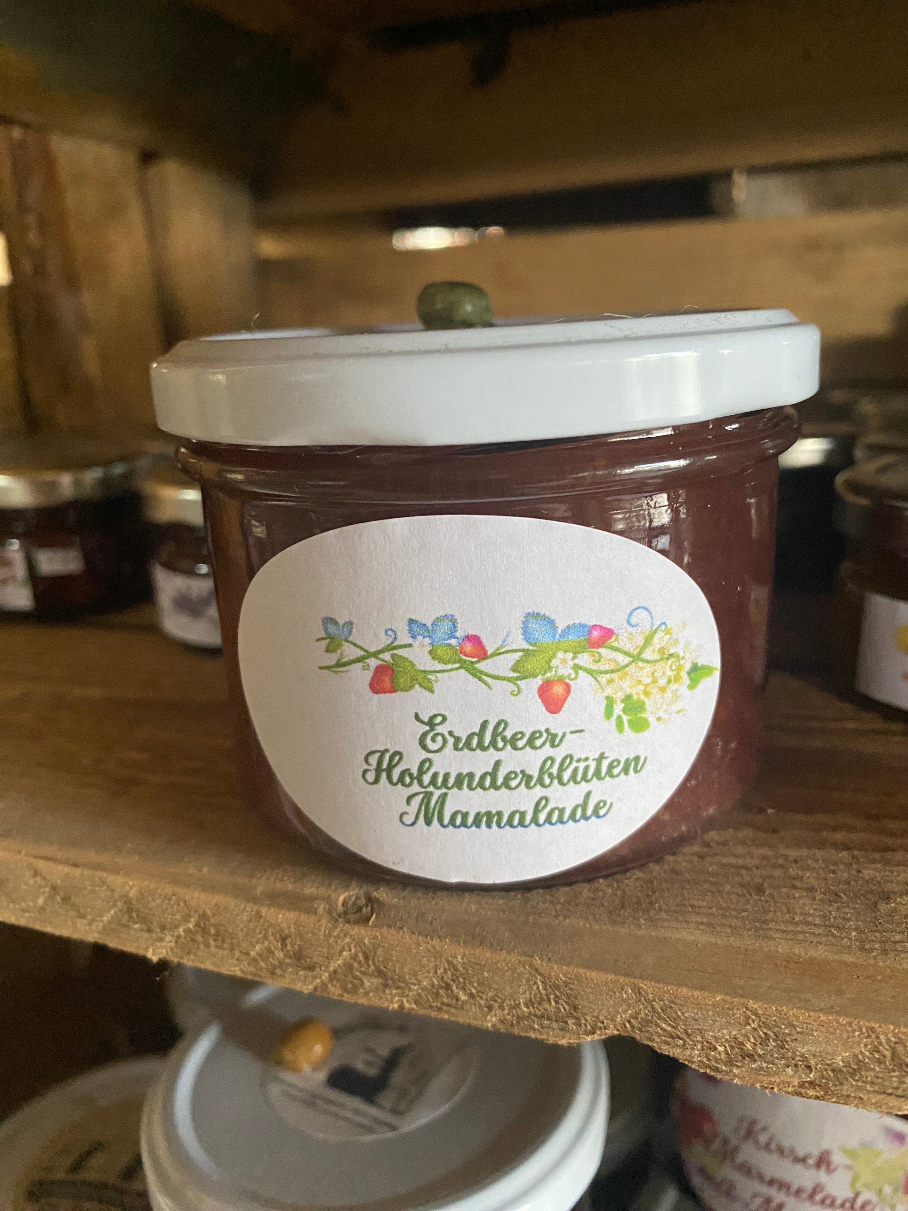 Erdbeer-Holunderblüten Mamalade (Fruchtaufstrich) – FasslHex Erdbeer-Holunderblüten Mamalade (Fruchtaufstrich) – FasslHex